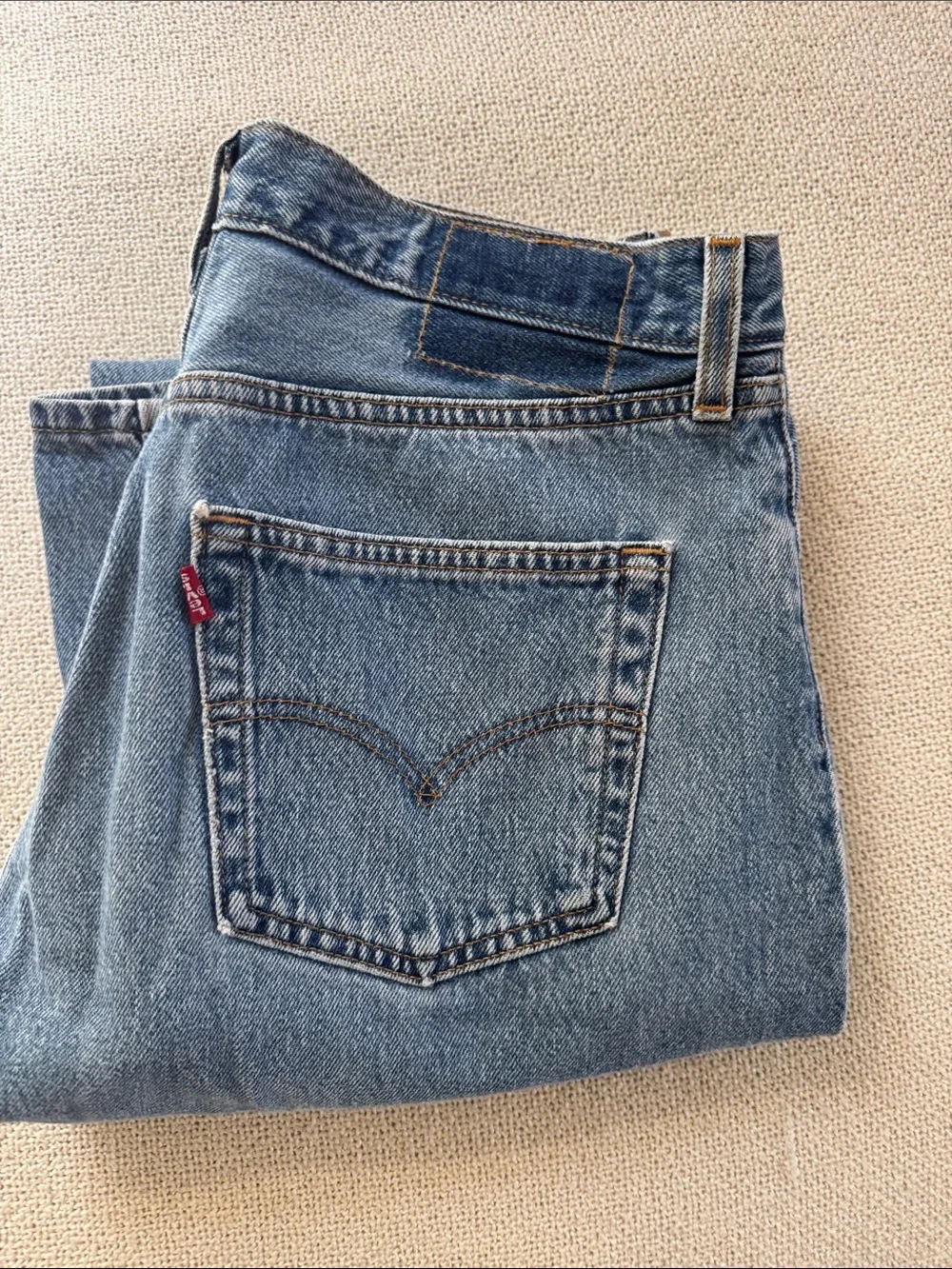 Levi's button fly 501- Light Blue Relaxed Fit Men's Jeans 32X30